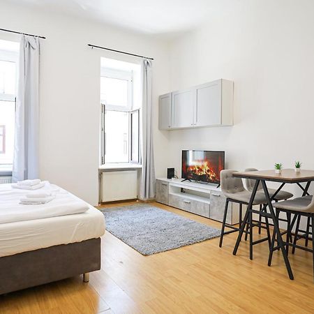 Garden-Eden Apartment Wina Bagian luar foto
